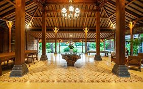 Griya Shanti Suites  4*
